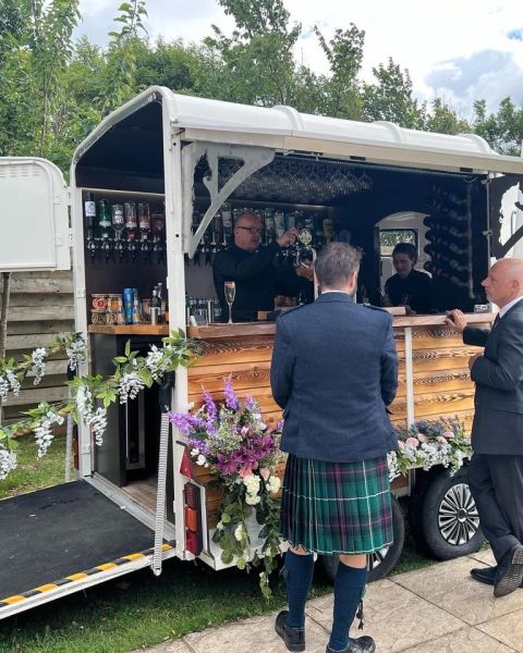 mobile-bar-for-weddings