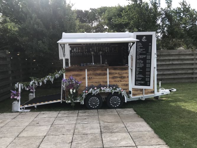 Mobile bar for weddings