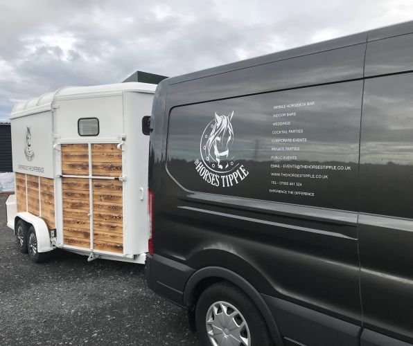 Mobile-Bar-aberdeenshire-the-horses-tipple